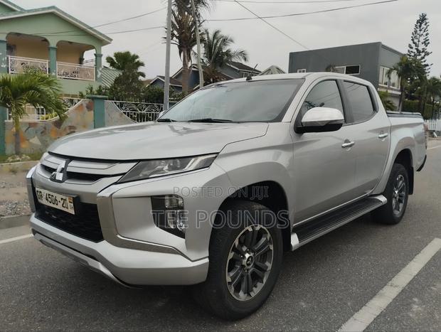 Mitsubishi L200 2020 Silver