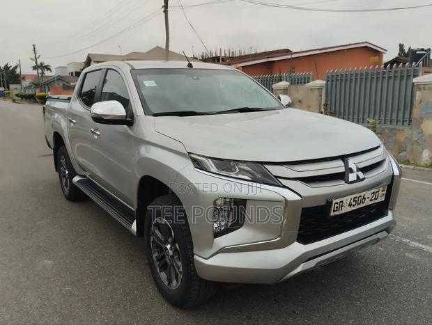 Mitsubishi L200 2020 Silver