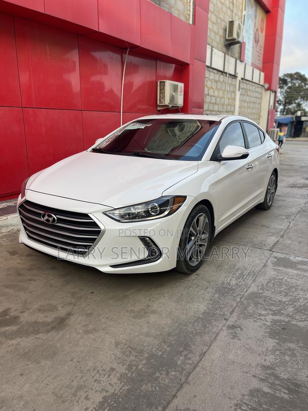 Hyundai Elantra Limited Sedan FWD (2.0L 4cyl 6A) 2017 White