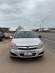 Opel Astra 1.9 CDTi Enjoy 2010 Silver for sale