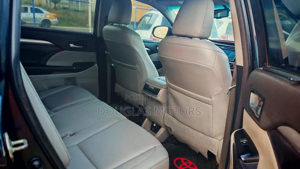 Toyota Highlander XLE 4dr SUV (3.5L 6cyl 6A) 2015 Black