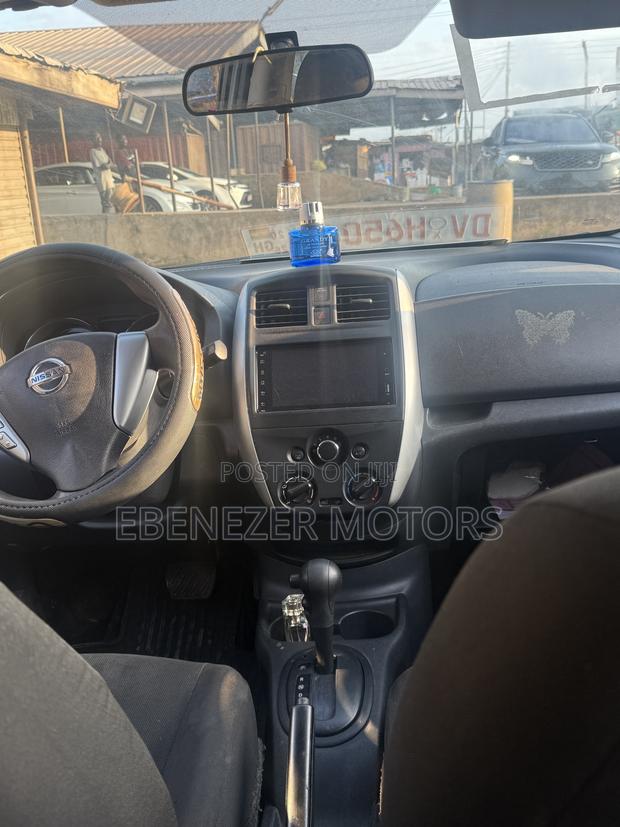 Nissan Versa 2016 Silver