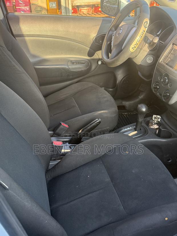 Nissan Versa 2016 Silver