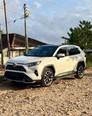 Toyota RAV4 XLE Premium FWD 2020 Pearl for sale