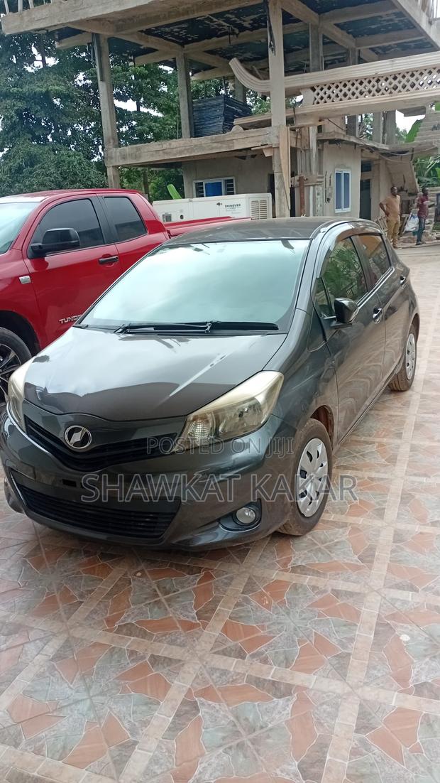 Toyota Vitz 1.3 AWD 3dr 2012 Gray