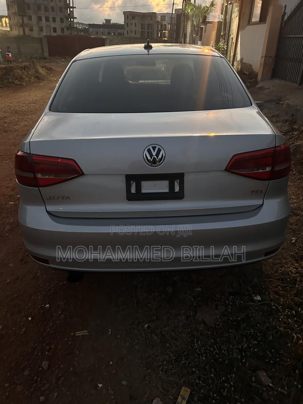 Volkswagen Jetta SE 4dr Sedan (1.8L 4cyl Turbo 5M) 2015 Silver