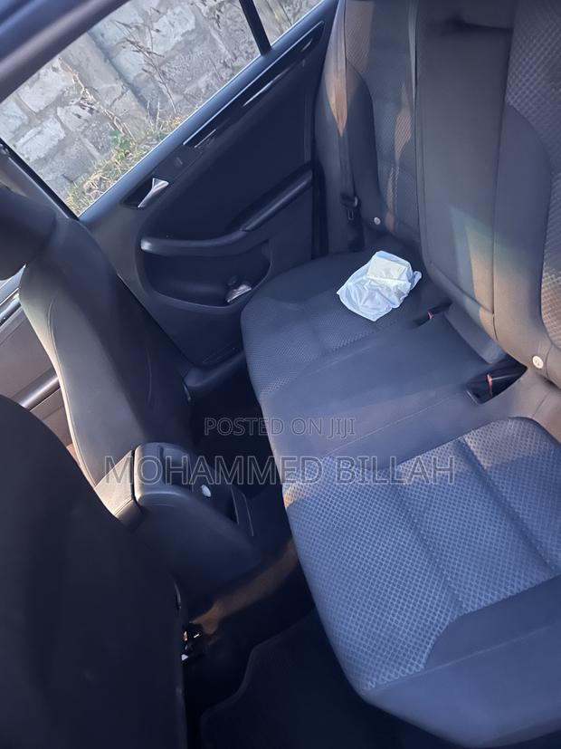 Volkswagen Jetta SE 4dr Sedan (1.8L 4cyl Turbo 5M) 2015 Silver
