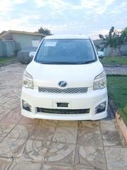 Toyota Voxy X 2WD 8-Seater 2012 White for sale