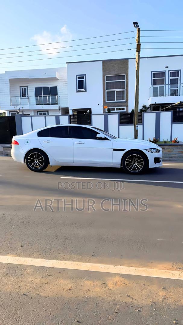 Jaguar XE 25t Premium RWD 2017 White