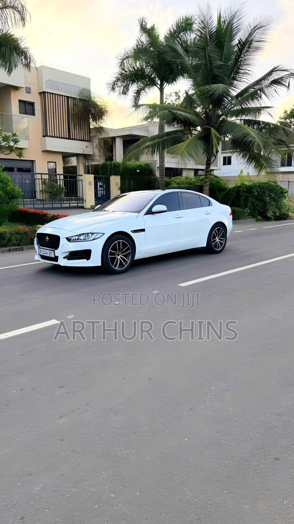 Jaguar XE 25t Premium RWD 2017 White