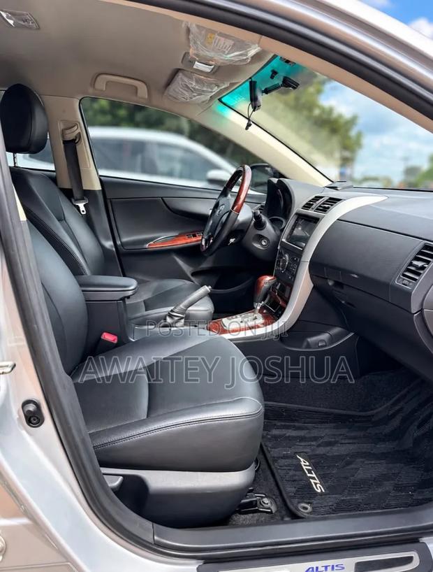 Toyota Corolla 2013 Silver