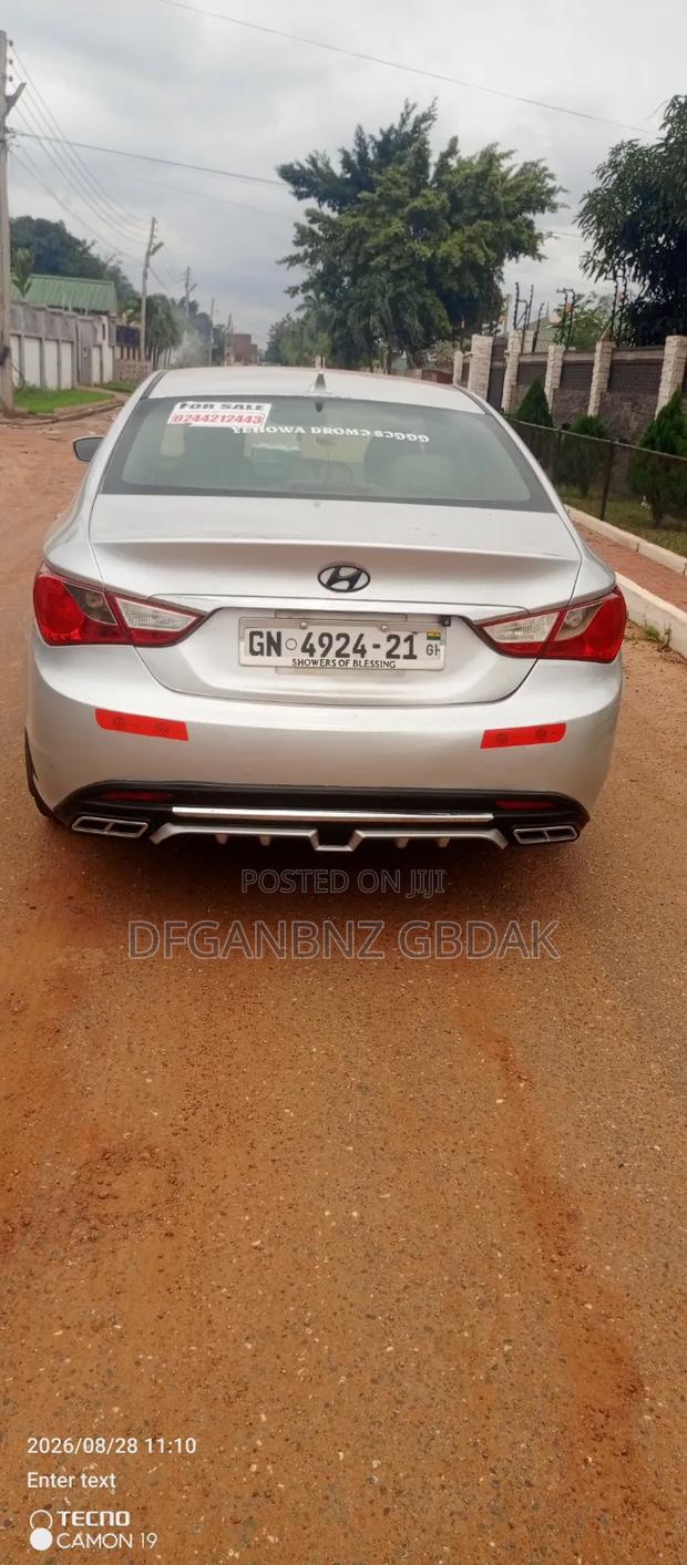Hyundai Sonata GLS Sedan FWD (2.4L 4cyl 6A) 2013 Silver