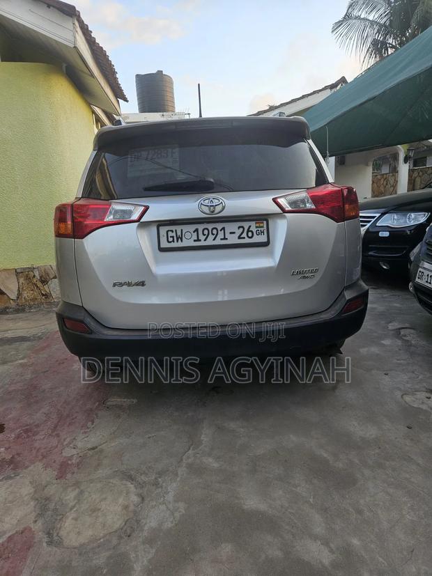 Toyota RAV4 Limited 4dr SUV AWD (2.5L 4cyl 6A) 2015 Silver