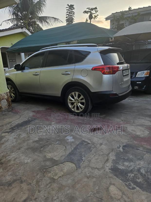 Toyota RAV4 Limited 4dr SUV AWD (2.5L 4cyl 6A) 2015 Silver