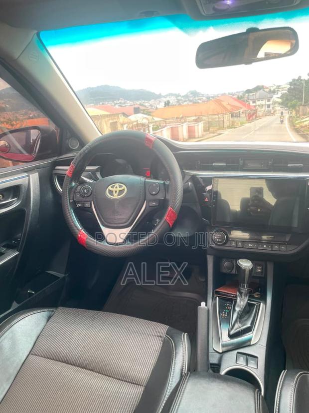 Toyota Corolla S 4dr Sedan (1.8L 4cyl CVT) 2016 Red