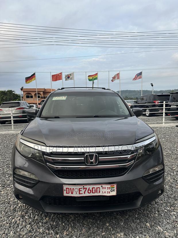 Honda Pilot Touring AWD 2018 Gray