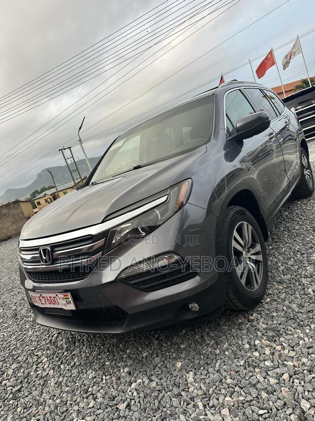 Honda Pilot Touring AWD 2018 Gray