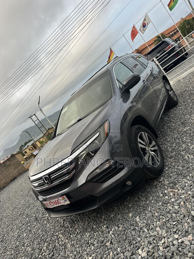Honda Pilot Touring AWD 2018 Gray