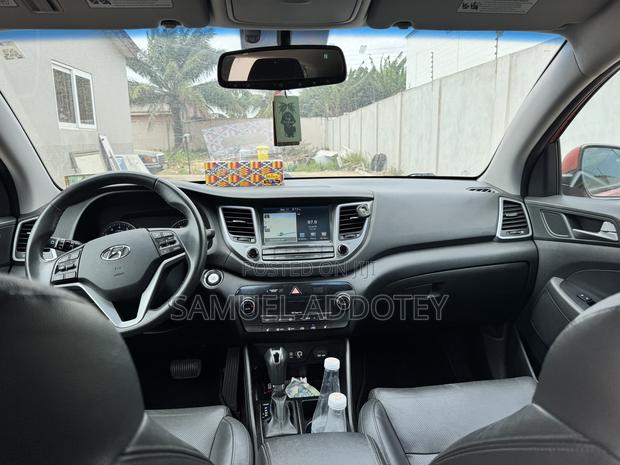 Hyundai Tucson 2017 Red