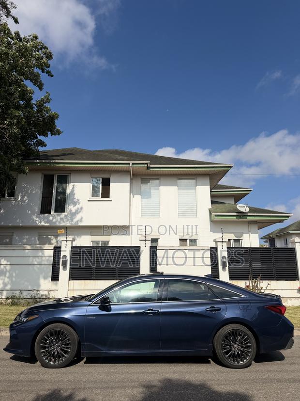 Toyota Avalon XSE FWD Sedan (3.5L V6 8A) 2019 Blue