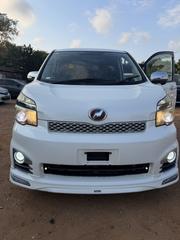 Toyota Voxy X L Edition 2WD 8-Seater 2011 White for sale