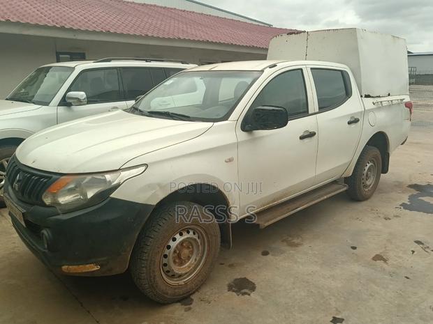Mitsubishi L200 2019 White