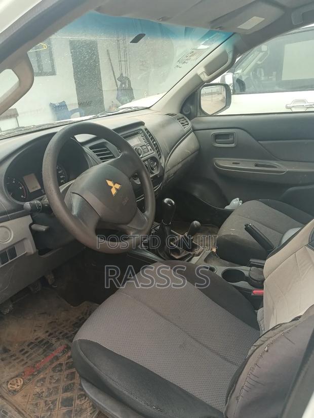 Mitsubishi L200 2019 White