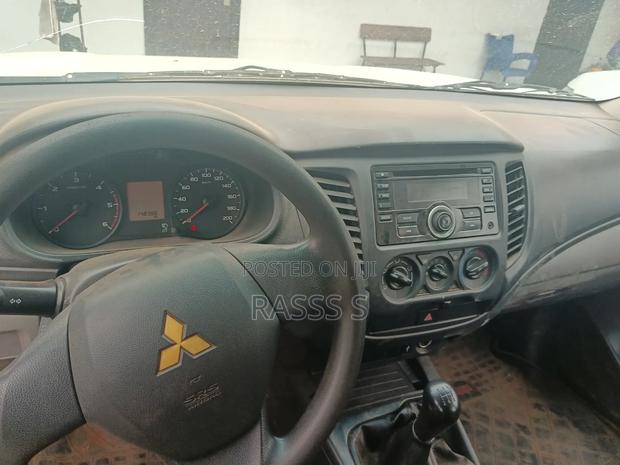 Mitsubishi L200 2019 White