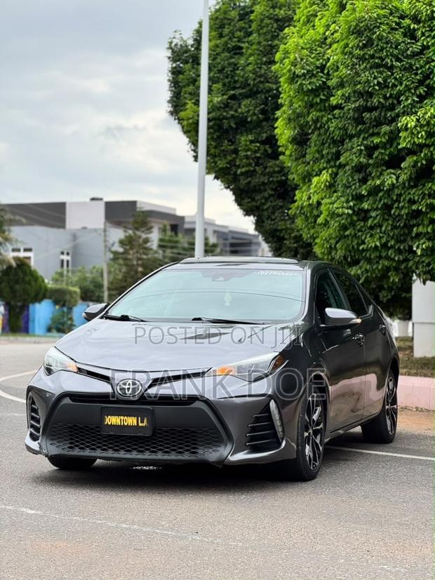 Toyota Corolla SE 4dr Sedan (1.8L 4cyl CVT) 2017 Gray