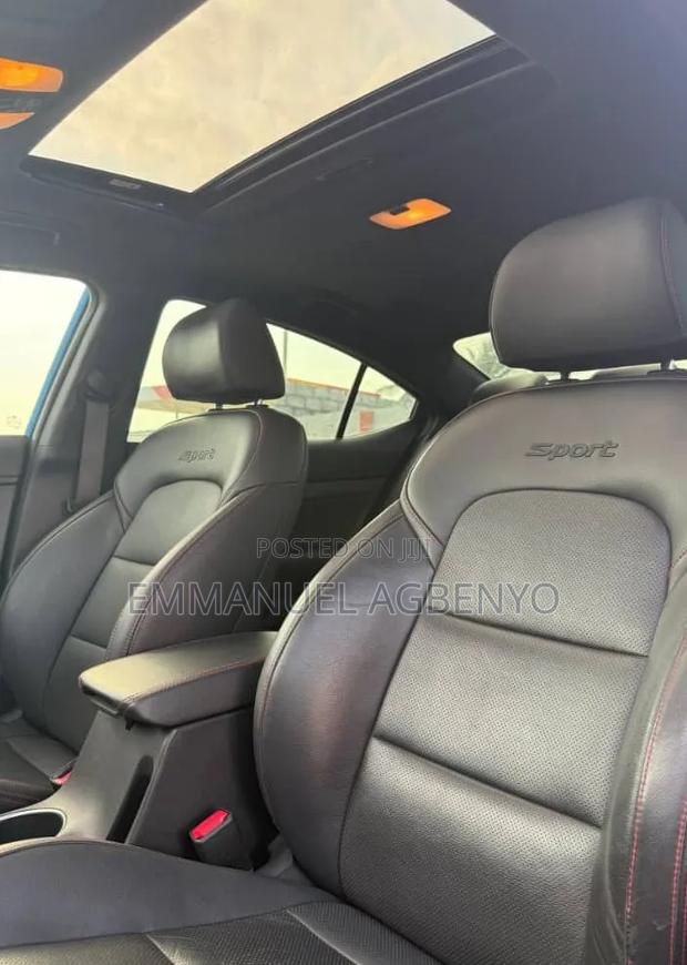 Hyundai Elantra Sport 2018 Blue