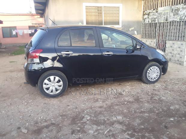 Toyota Vitz 2010 Black