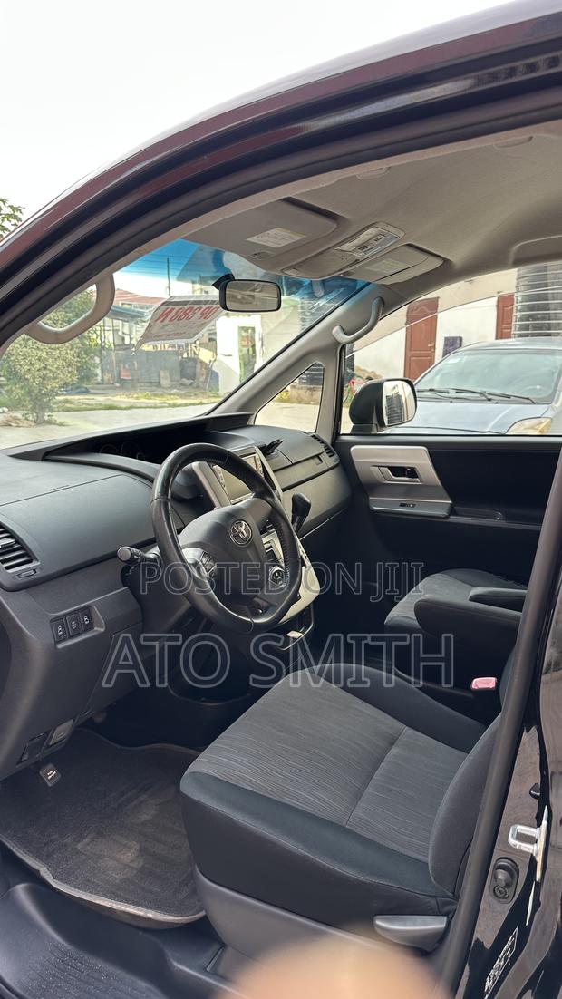Toyota Voxy 2010 Black