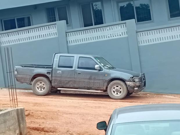 Isuzu KB 1999 Gray