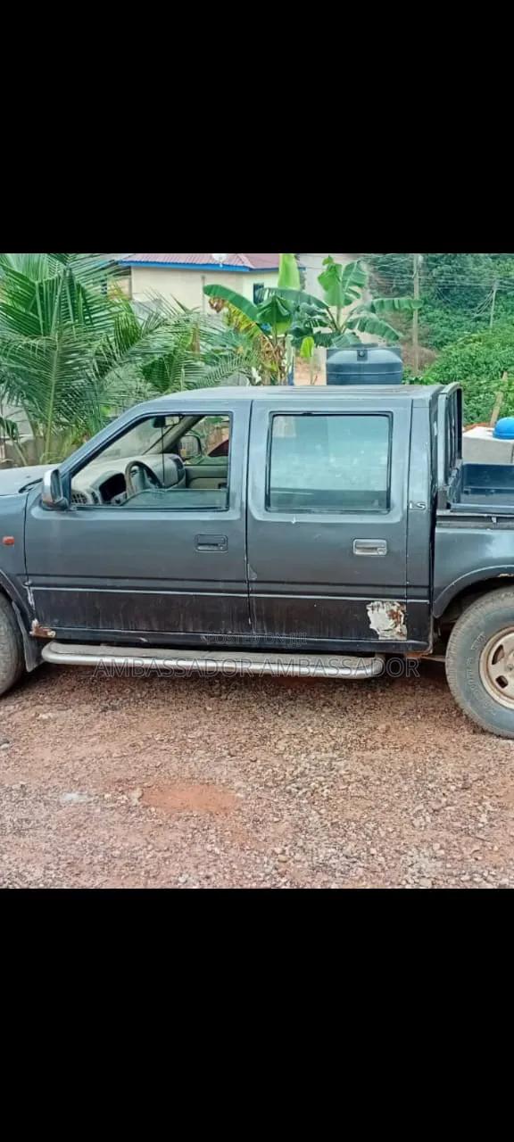 Isuzu KB 1999 Gray