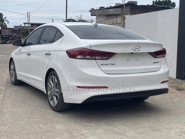 Hyundai Elantra 2017 White