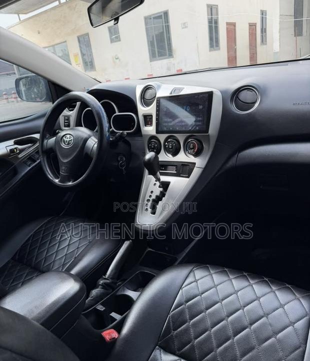 Toyota Matrix 2010 Silver