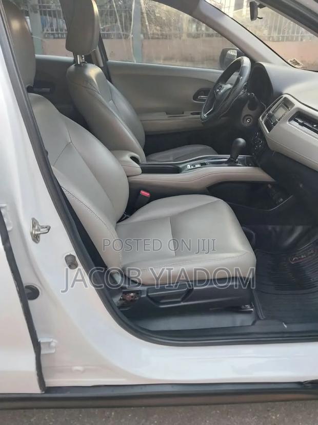 Honda HR-V 4dr SUV (1.5L 4cyl CVT) 2016 White