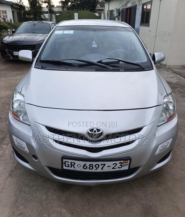 Toyota Belta 2010 Silver