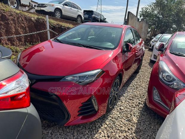 Toyota Corolla 2016 Red