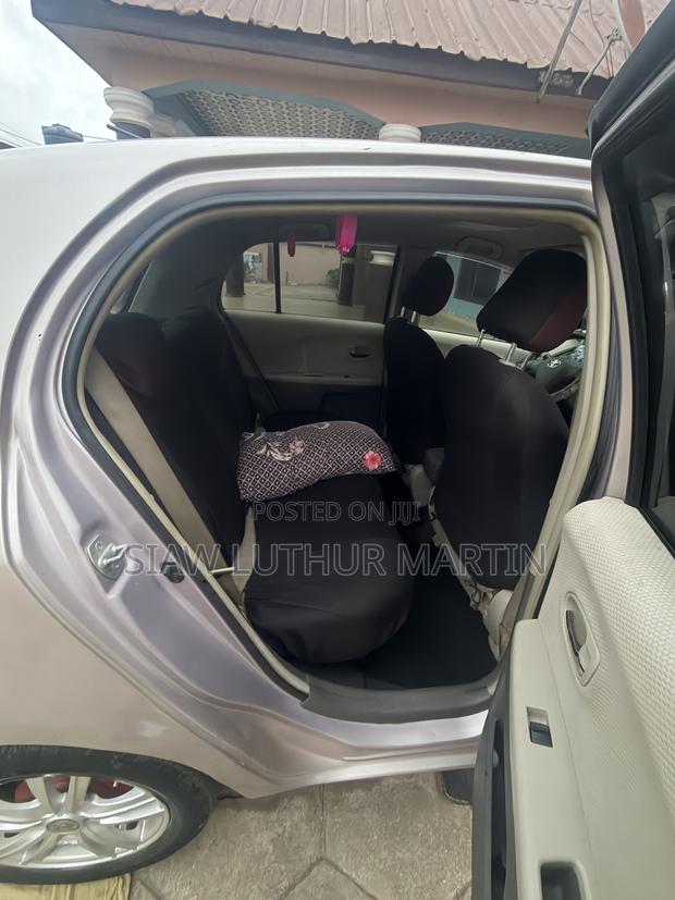 Toyota Vitz 2012