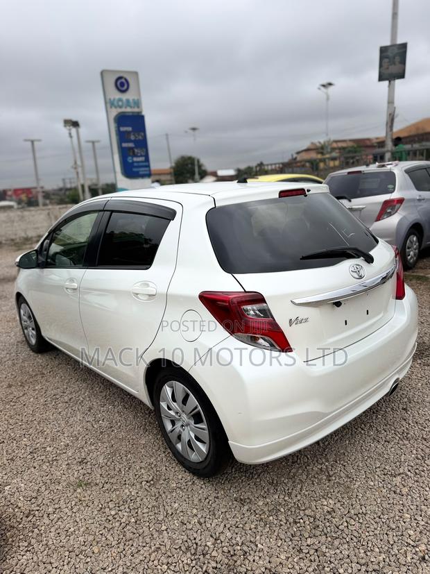 Toyota Vitz 1.5 FWD 3dr 2015 White