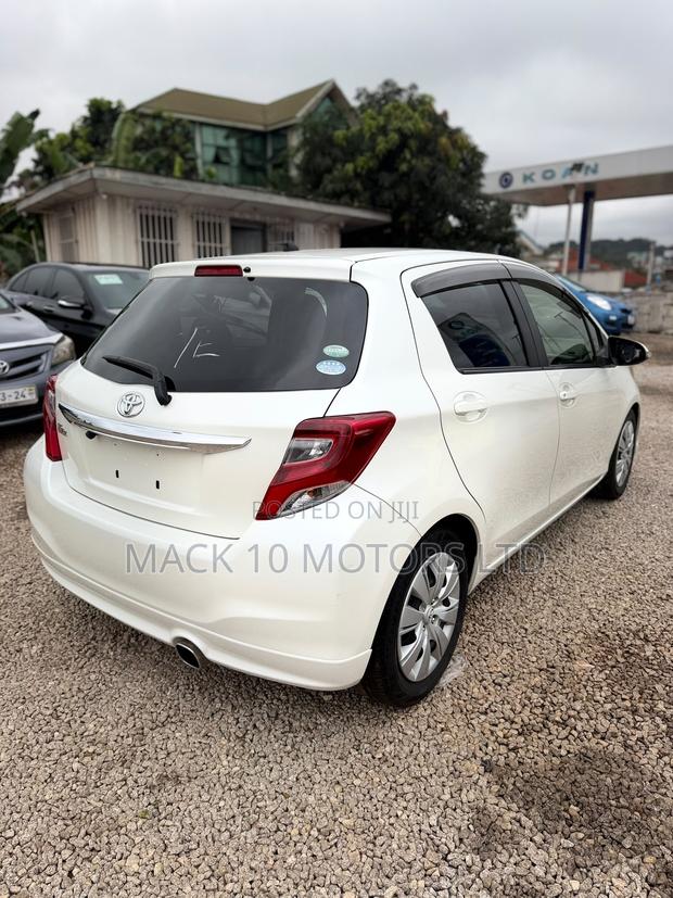 Toyota Vitz 1.5 FWD 3dr 2015 White
