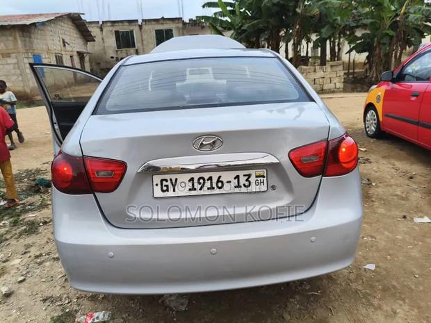 Hyundai Elantra 2010 Silver