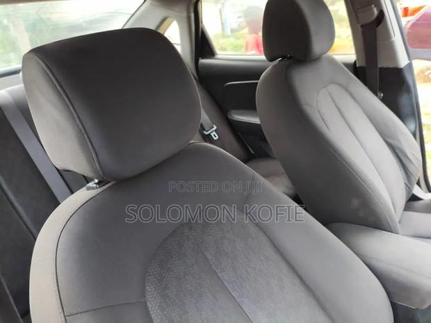 Hyundai Elantra 2010 Silver