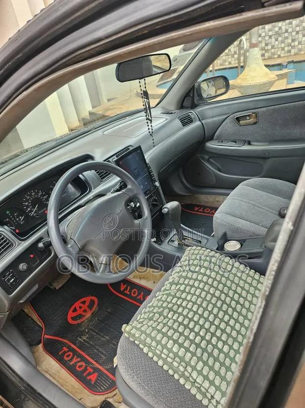 Toyota Camry LE V6 4dr Sedan (3.0L 6cyl 4A) 2001 Gray