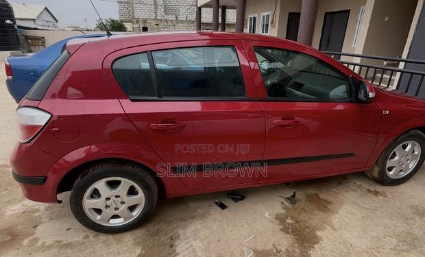 Opel Astra 2007 Red
