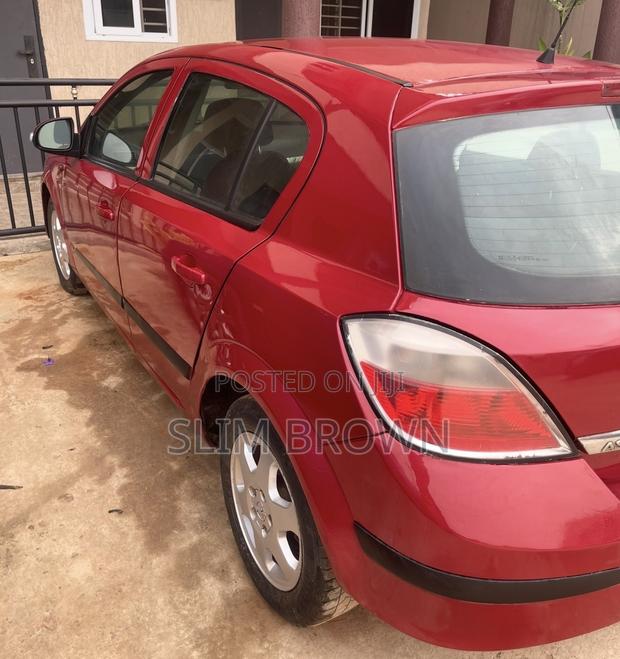 Opel Astra 2007 Red