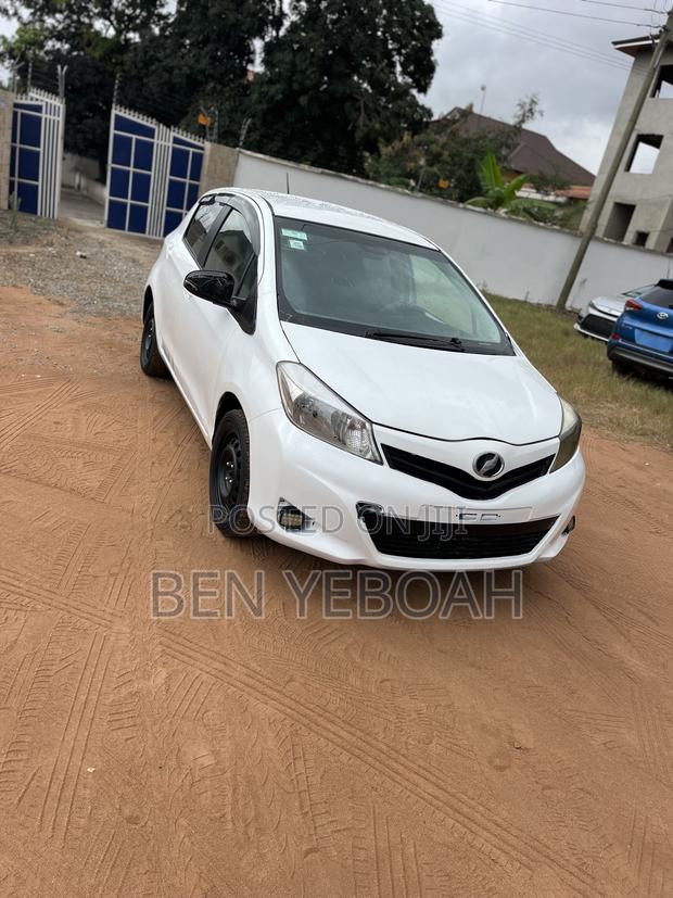 Toyota Vitz 1.3 AWD 3dr 2012 White