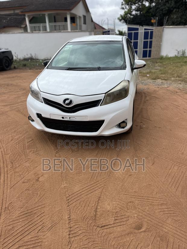 Toyota Vitz 1.3 AWD 3dr 2012 White