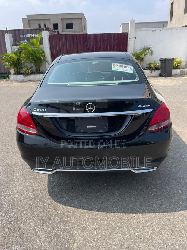 Mercedes-Benz C300 2017 Black